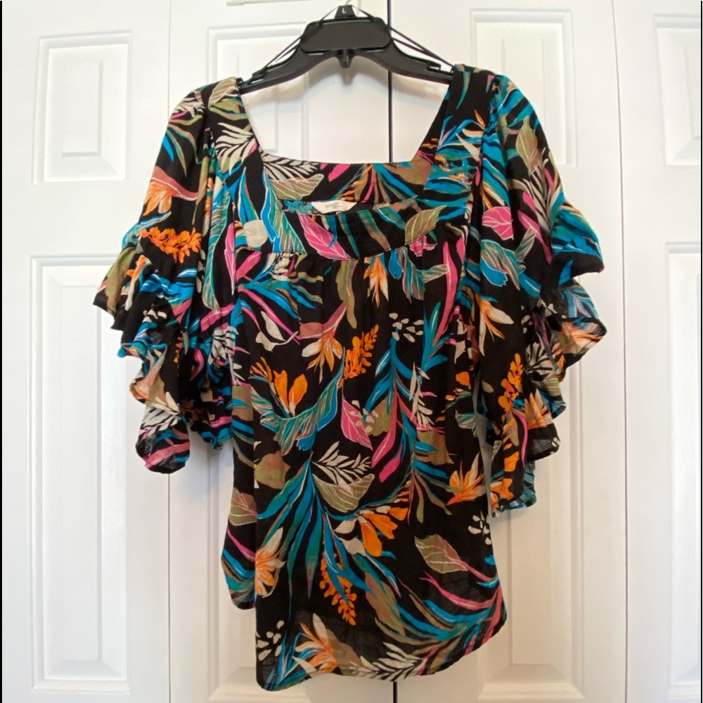 Terra & Sky women’s festive top.